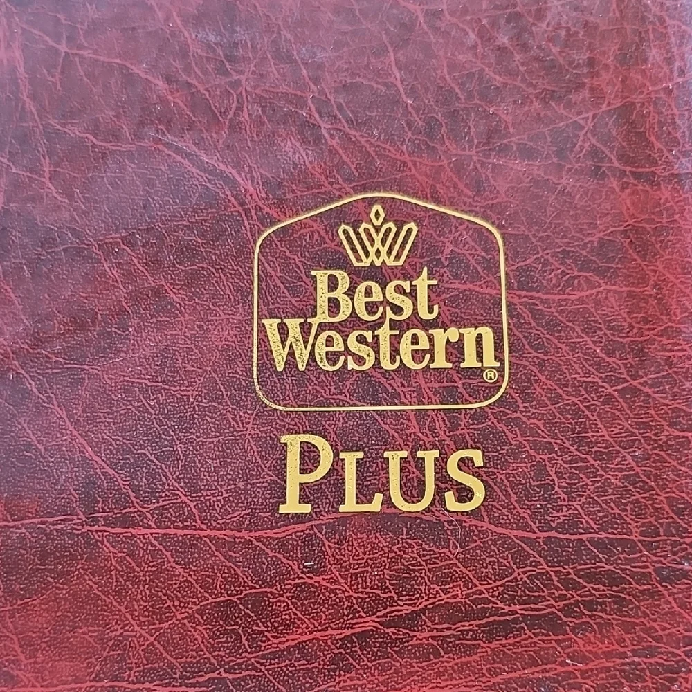 Set of 6 Best Western Plus Serving trays 13-in x 11-in